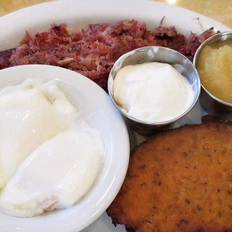 Perfectly Poached Eggs: A Brunch Favorite