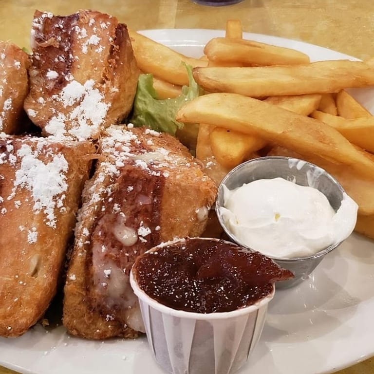 Delicious Monte Cristo Sandwich
